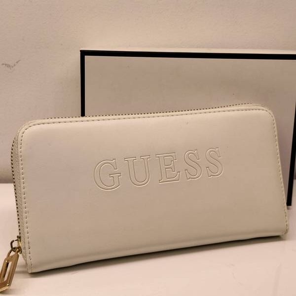 GUESS W L 2803