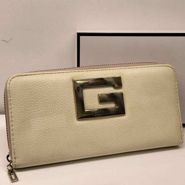 GUESS W L 2806