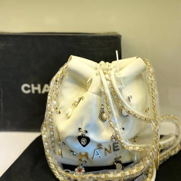 CHANEL 22 SMALL HANDBAG