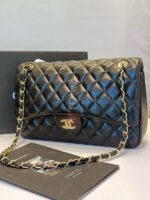 CHANEL CLASSIC FLAP BAG - Image 4
