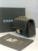 CHANEL CLASSIC FLAP BAG - Image 2