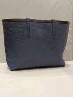 ANNA REVERSIBLE TOTE - Image 4