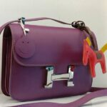 epsom constance 24 shoulder bag in etoupe
