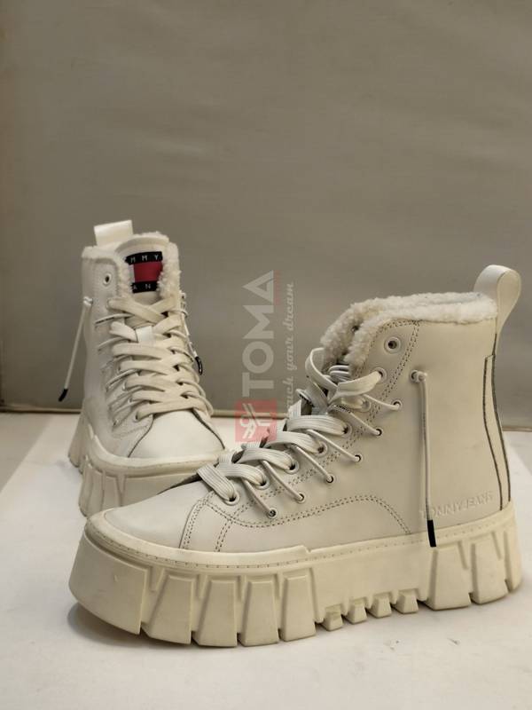 2134 tommy 718 - Image 1
