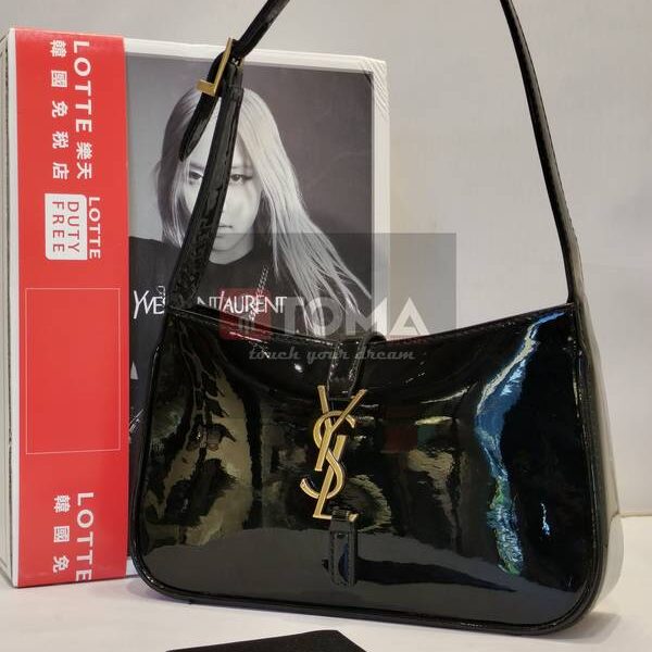 la 5 a 7 patent leather shoulder bag