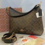 laurel shoulder bag in signatre canvas