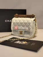 flap bag with wood handel