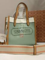 FIELD TOTE 22 IN COLOR BLOCK WITH COACH BADGE