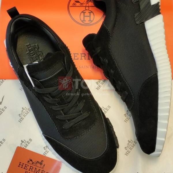 bouncing sneaker