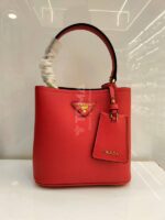 prada 989812 - Image 3
