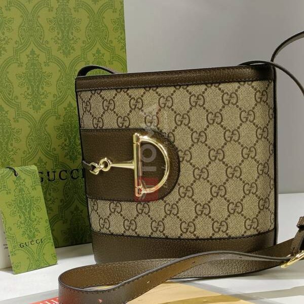 gucci 8206891