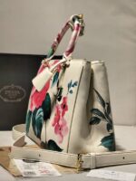 prada 247 - Image 2