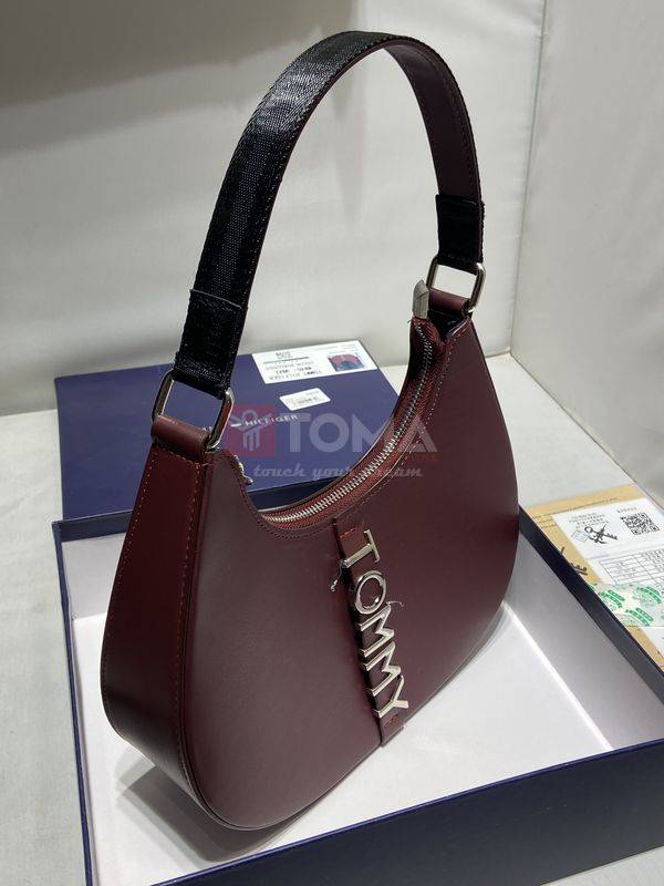 5383 tommy 3018 - Image 1