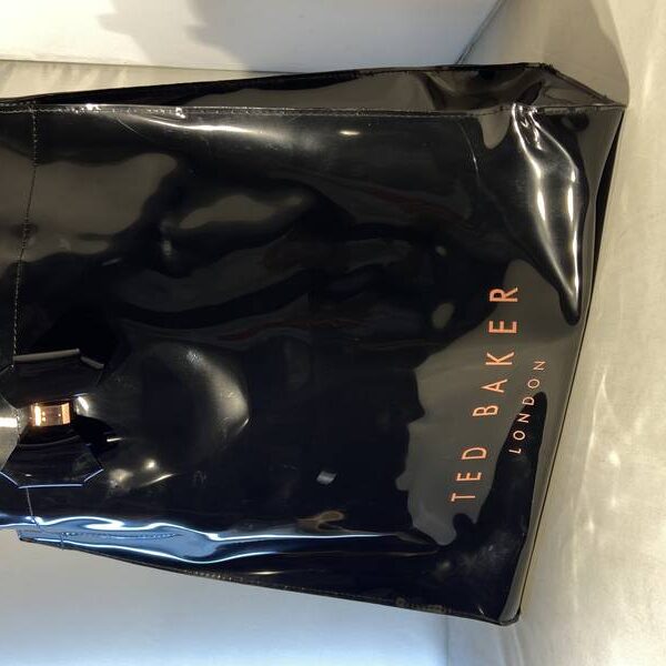 tedbaker 220