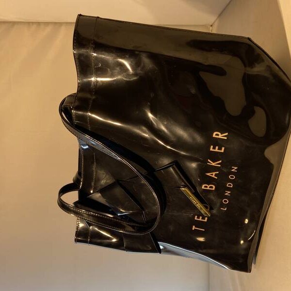 tedbaker 218