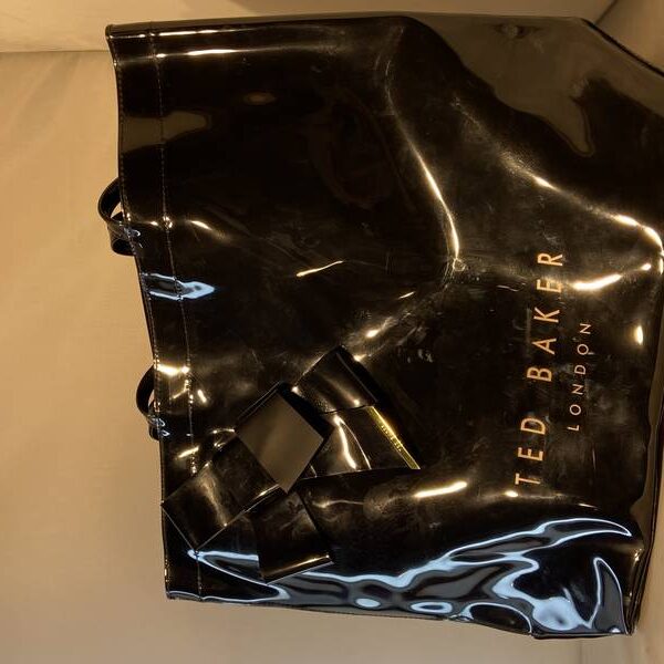 tedbaker 219