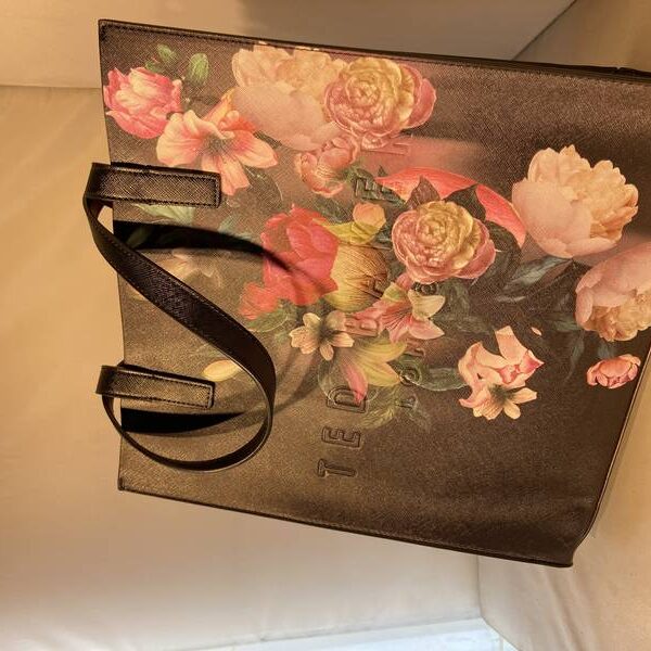 tedbaker 2001