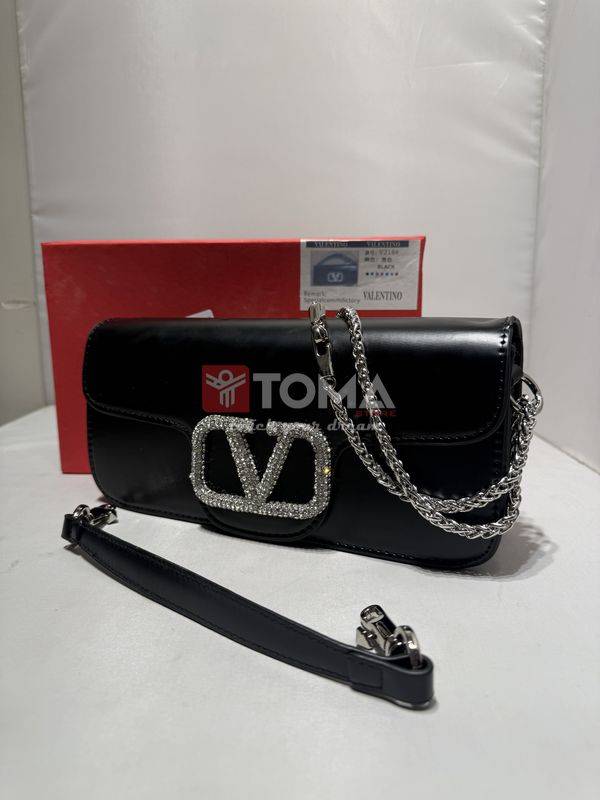 5404 valntino 218 - Image 1