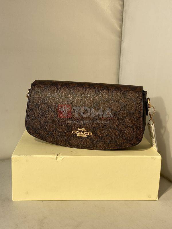 5552 coach 1511 - Image 1