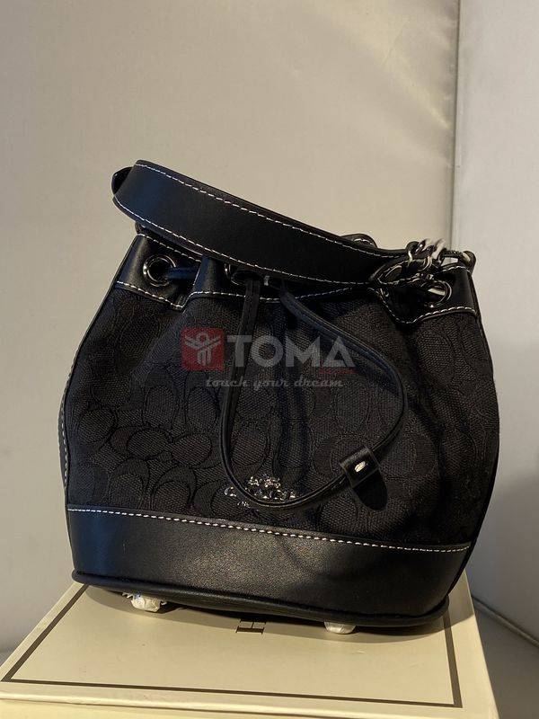 5697 coach 19571 - Image 1