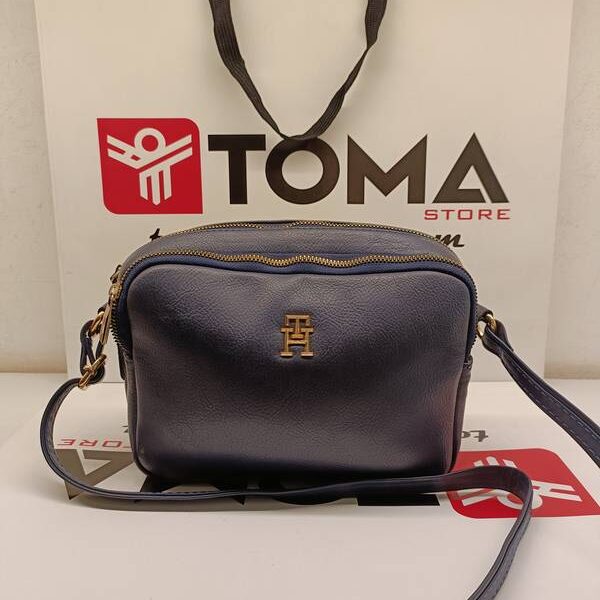 TOMMY COPY 5885