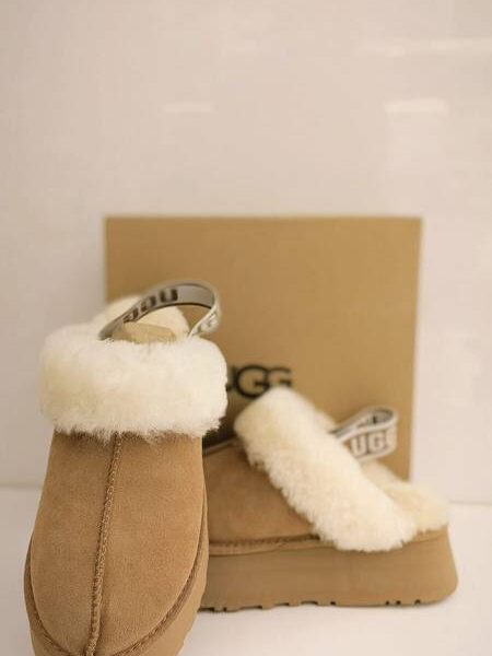 ugg 1100001