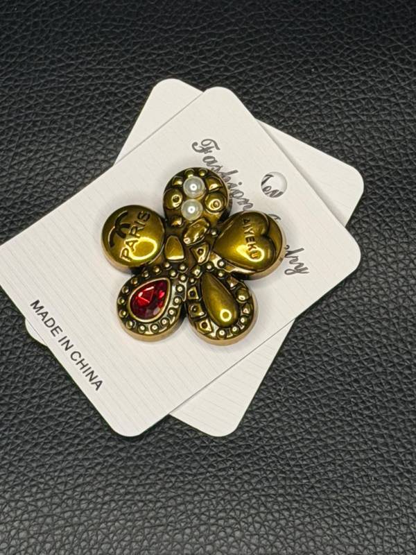 6048 BROOCH 062 - Image 1