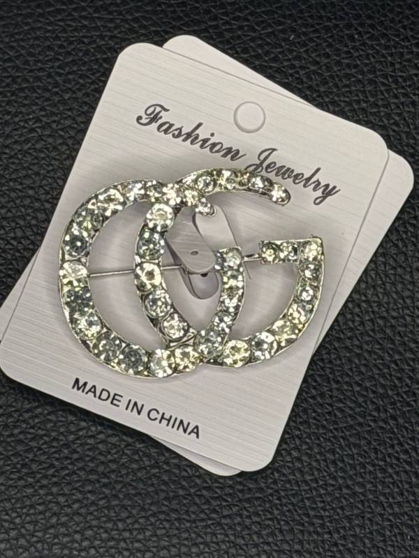 6055 BROOCH 069 - Image 1