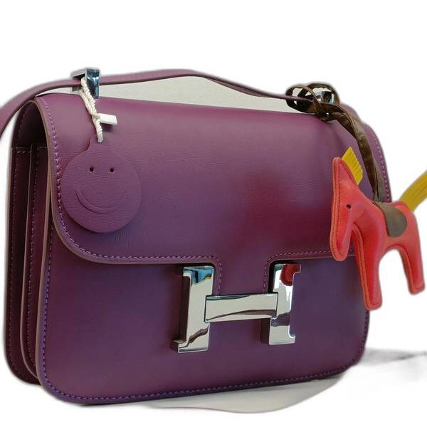 epsom constance 24 shoulder bag in etoupe