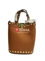 rockstud crossbody pouch in grainy calfskin - Image 3