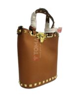 rockstud crossbody pouch in grainy calfskin - Image 2