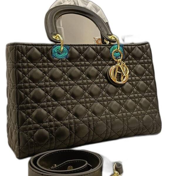 large lady dior