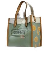 FIELD TOTE 22 IN COLOR BLOCK WITH COACH BADGE - Image 3