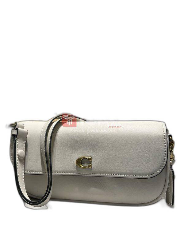 5467 coach 24081 - Image 1