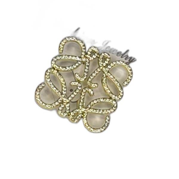 BROOCH 061