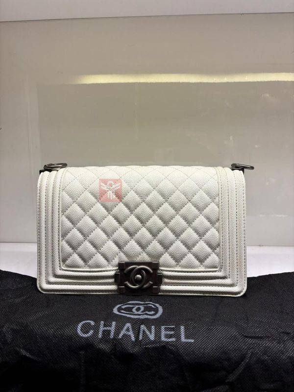 1522 CHANEL BOY - Image 1