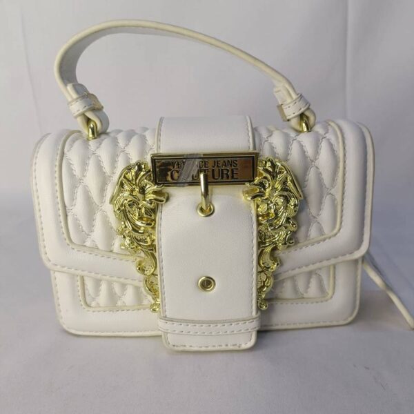 سبب الخصم ديفو بسيط جدا في اللوجو