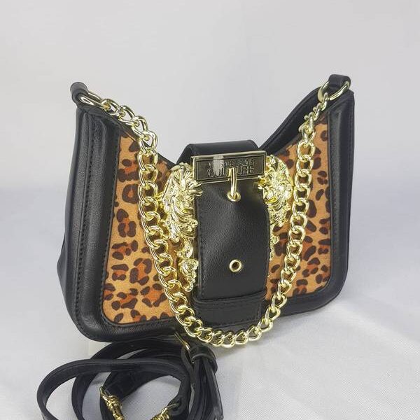 سبب الخصم ديفو بسيط جدا في اللوجو