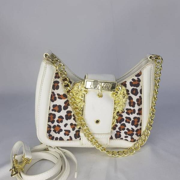 سبب الخصم ديفو بسيط جدا في اللوجو