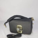 سبب الخصم ديفو بسيط جدا في اللوجو